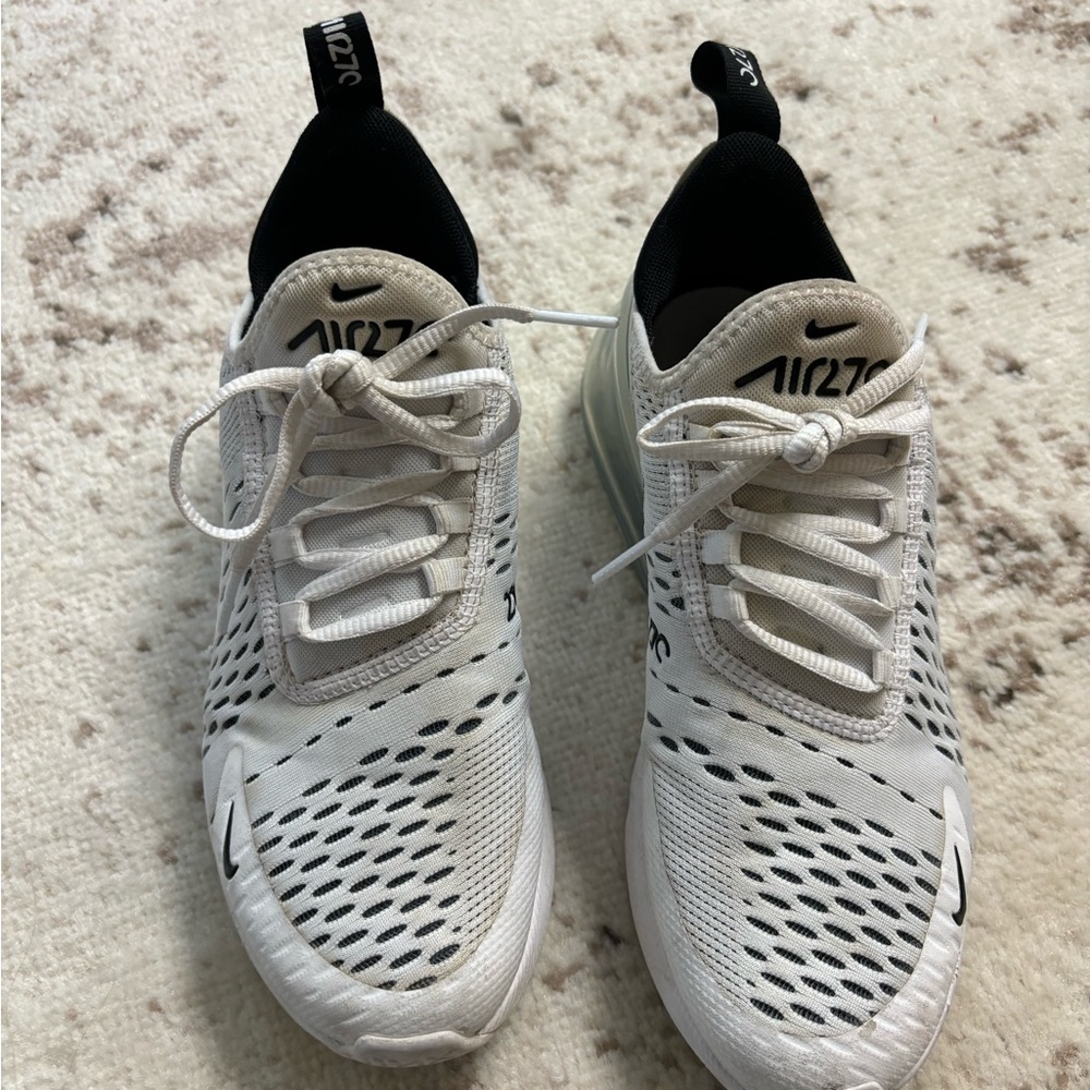 Nike women’s air max 270